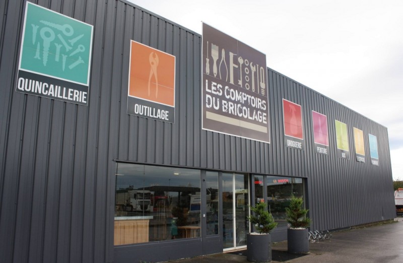 Nuova insegna in Francia