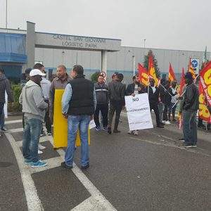 Occupato il polo logistico Leroy Merlin di Castel San Giovanni