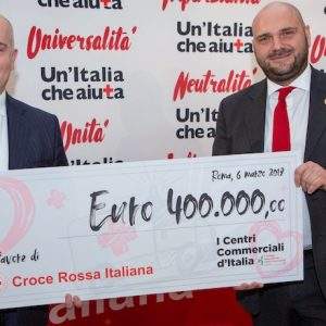 Centri commerciali e Croce Rossa, gara della solidariet&agrave;