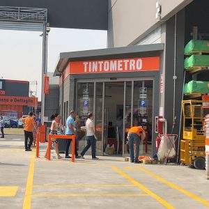 Bricoman Pero (MI), apertura affollatissima