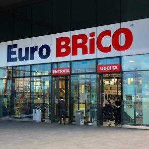 Eurobrico riapre i negozi