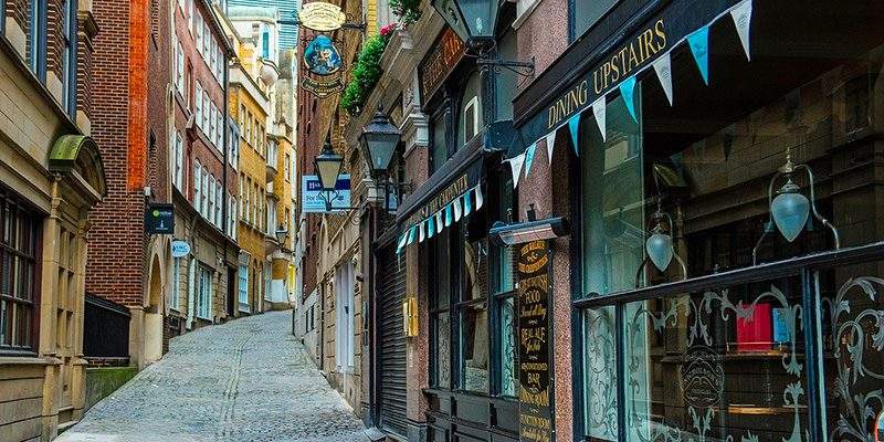 La riscoperta del negozio sotto casa (e l&rsquo;artigiano in chat)