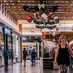 Consumi, ritorno all’essenziale