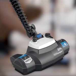 La spazzola lavapavimenti Aqua Sweeper di AR Blue Clean