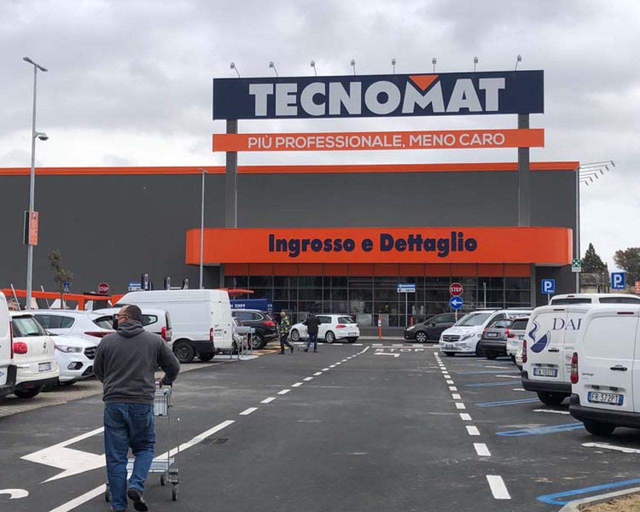 Tecnomat ad Assemini (CA)