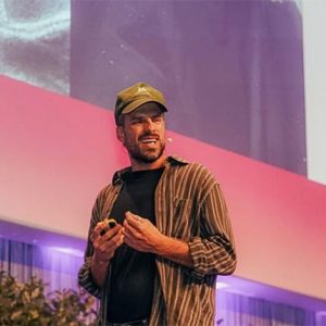 Joshua Coombes: “Fare qualcosa per nulla”