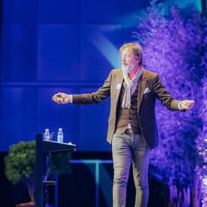 Connettiti a molti, coinvolgi le persone