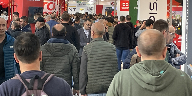 folla a Eima di Bologna