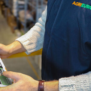 tablet per consultare l'e-commerce Agrieuro