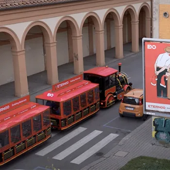 Eternoo celebra il Natale con gli umarell