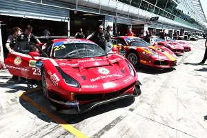 Arexons scende in pista con i team Ferrari