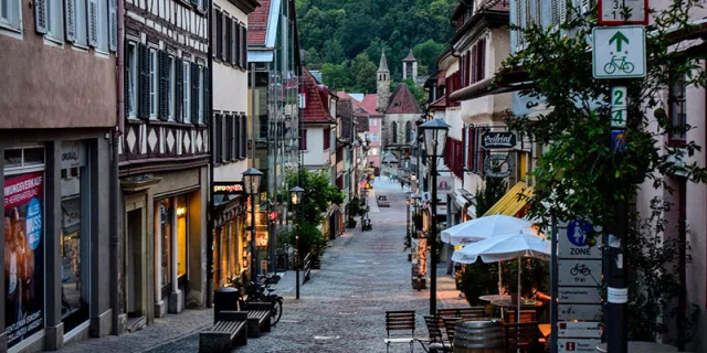 Il commercio nelle città italiane: tra crisi e trasformazione