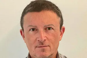 Deroma, il colosso dei vasi in terracotta forma e assume