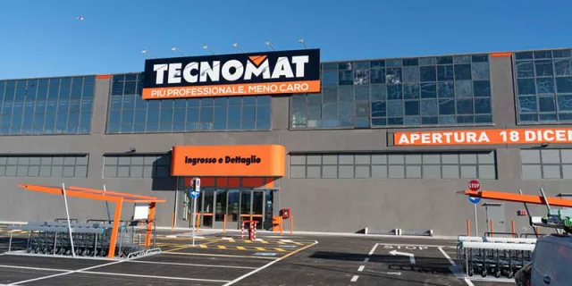 Tecnomat a Bari, apertura rimandata