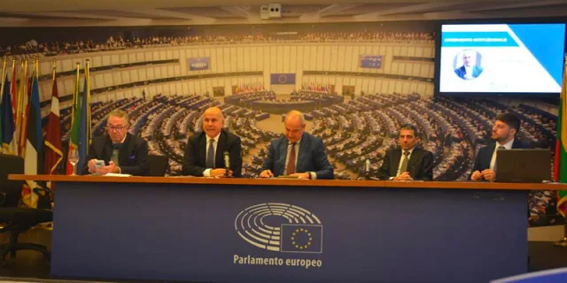 eCommerce: Aires Confcommercio chiede regole più chiare