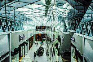 Centri commerciali: nel 2025 vendite stabili, ma rallentano i beni per la casa (-1,3%)