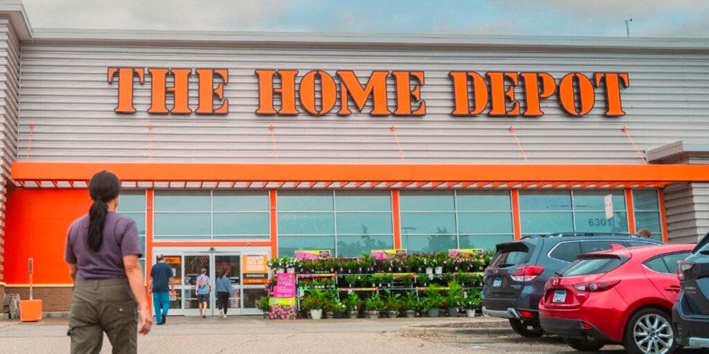 The Home Depot apre 12 negozi in 8 stati