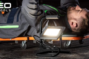 L&rsquo;illuminazione professionale &egrave; decisiva in cantiere, in officina e nel fai-da-te