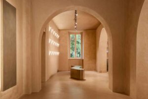 Novacolor reinterpreta lo showroom milanese