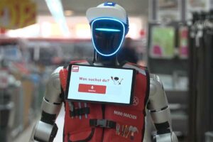 Un robot umanoide tra gli scaffali. In Germania debutta Schotti