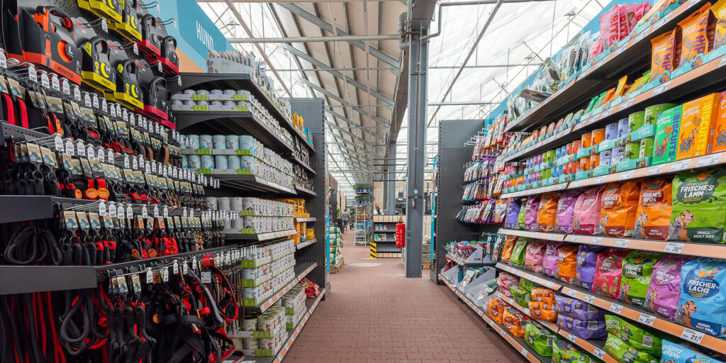 Toom implementa i pet shop ZooRoyal