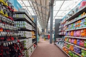Toom implementa i pet shop ZooRoyal