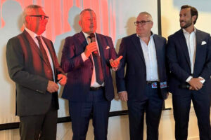 Mobil Plastic, Peressini alla direzione commerciale